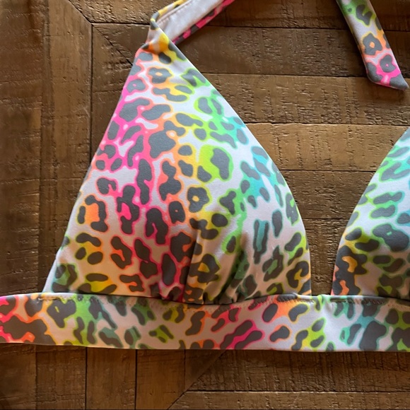 Victorias Secret neon Leopard print push-up bikini top - Picture 2 of 4